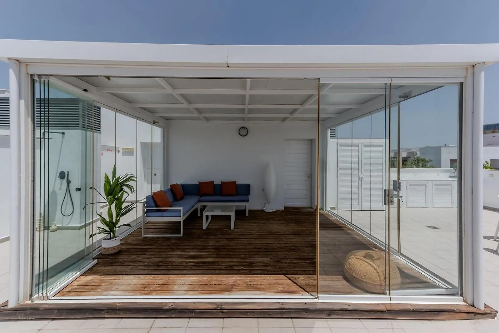 דירות קוניל דה לה פרונטרה Balcones Olehousing 0*,  ספרד
